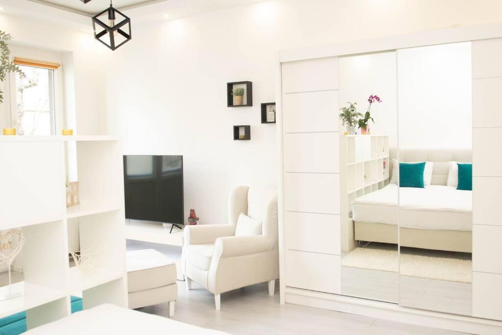 Cute And Sunny Studio - Central Location Sarajevo Exterior photo